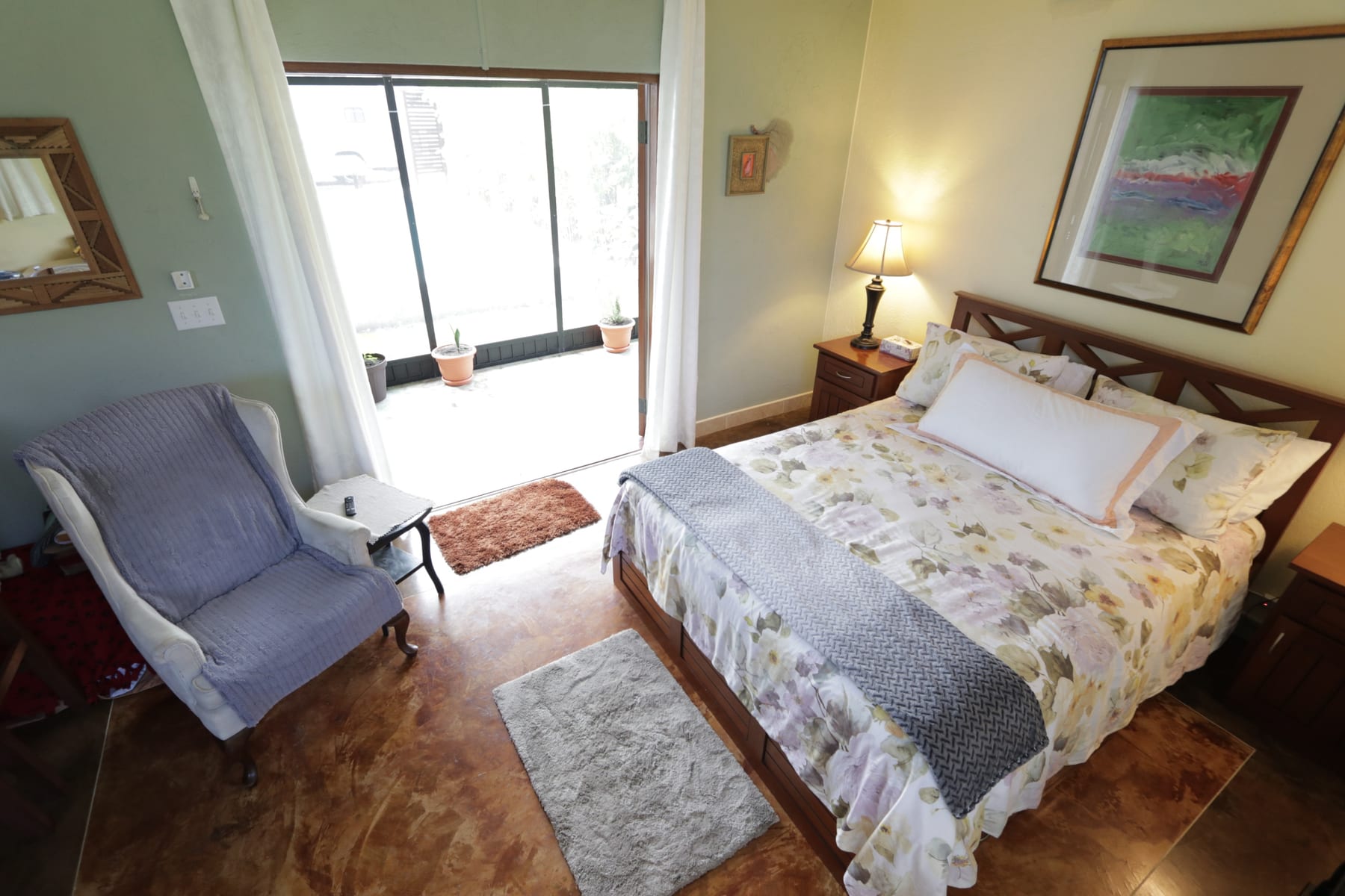 Guest bedroom at Royale Manor