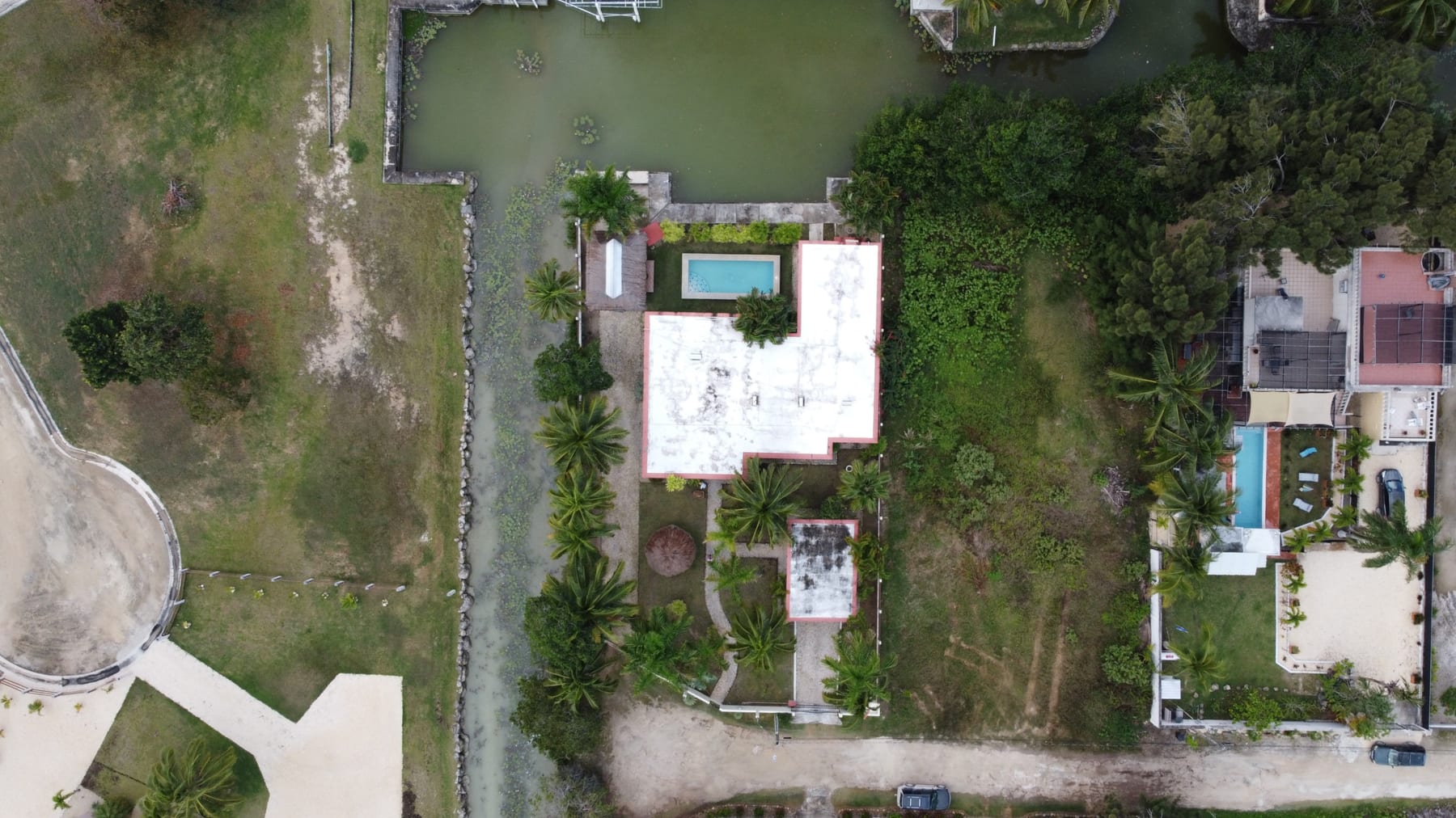 Aerial view of Royale Manor and the canal